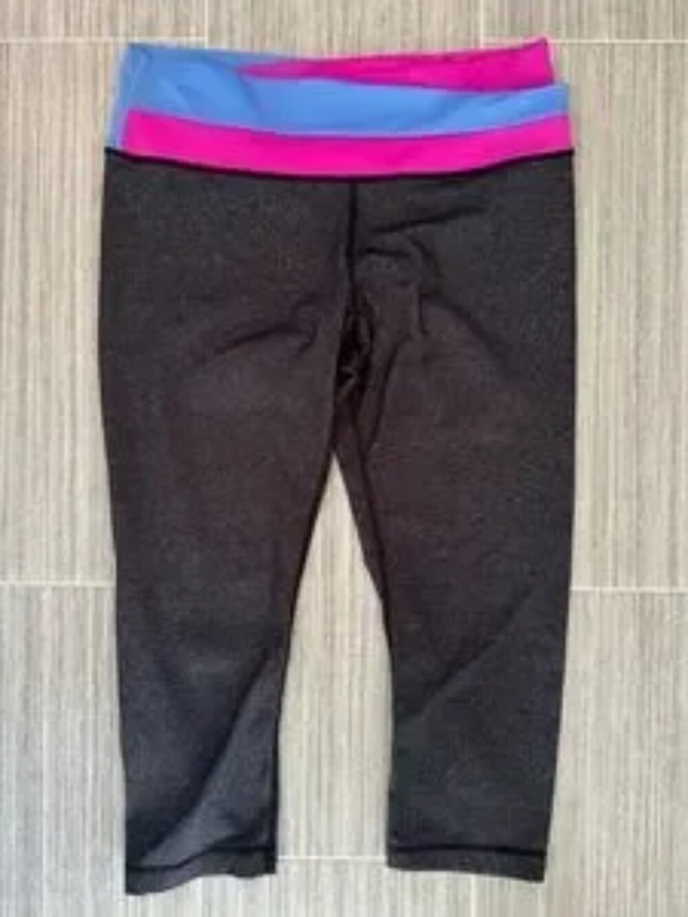 Lululemon Y2K Astro Wunder Under crops dark grey